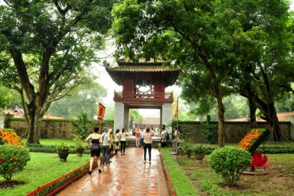 Hóa giải thế phong thủy xấu của khu đất gần đền chùa, miếu mạo