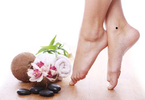 Dự đoán giàu nghèo qua nốt ruồi ở chân