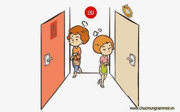 'Tai hại' 2 nhà mở cửa đối diện nhau