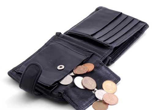 Xem ngày mua ví mới cho tiền vào như nước