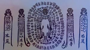 Tự dưng rước bùa chống tà tháng cô hồn về nhà, vứt đi thì sợ, mà để thì lo phát ốm…
