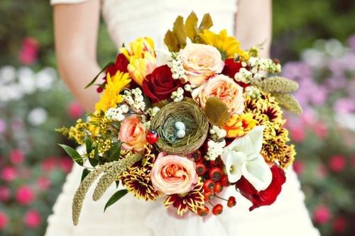 Phong thủy đời sống: Cách chọn màu xe, hoa cưới hợp mệnh