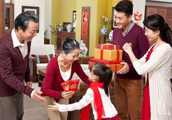 Theo tuổi gia chủ, chọn người xông nhà tuổi này để cả năm Đinh Dậu thuận lợi may mắn