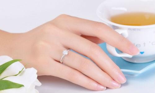 Cách đeo nhẫn hợp với phong thủy và hợp mệnh