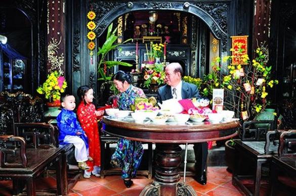 Bài Văn Khấn Mùng 1 Tết – Cúng Thần Linh Và Gia Tiên Ngày Mùng 1 Tết