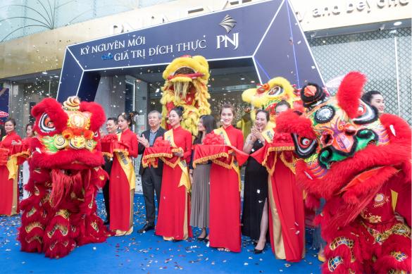 Khai trương nên tặng gì? Cách chọn quà tặng khai trương