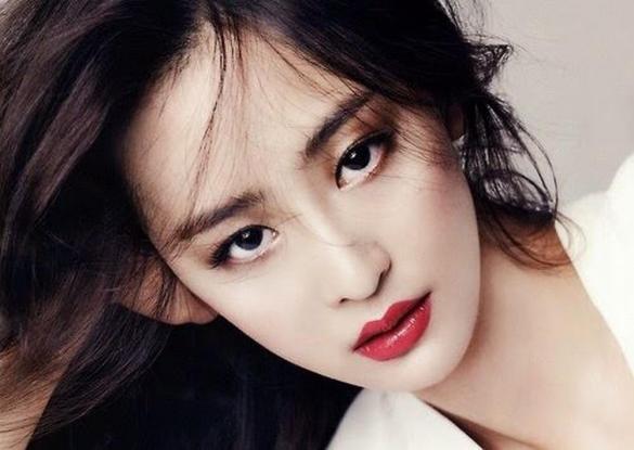 Phụ nữ sở hữu đặc điểm này thì xác định là "nữ thần", vừa đẹp người vừa đẹp nết, ai gặp cũng quý mến, sau 30 tuổi cuộc sống viên mãn