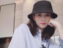 Đây là gương mặt “phúc đức phu nhân”, trước khi kết hôn có quý nhân giúp đỡ, sau khi kết hôn dư tiền tiêu xài, càng về già càng giàu có